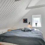 Naina - 200m From The Sea By Interhome *